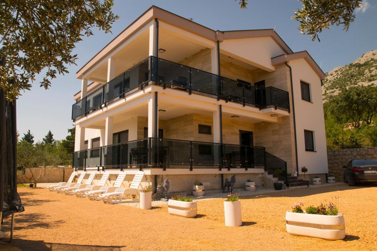 Villa Apartments Filip Starigrad Paklenica Exterior foto