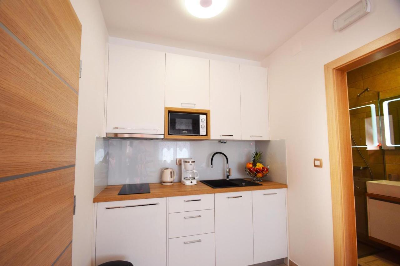 Villa Apartments Filip Starigrad Paklenica Exterior foto